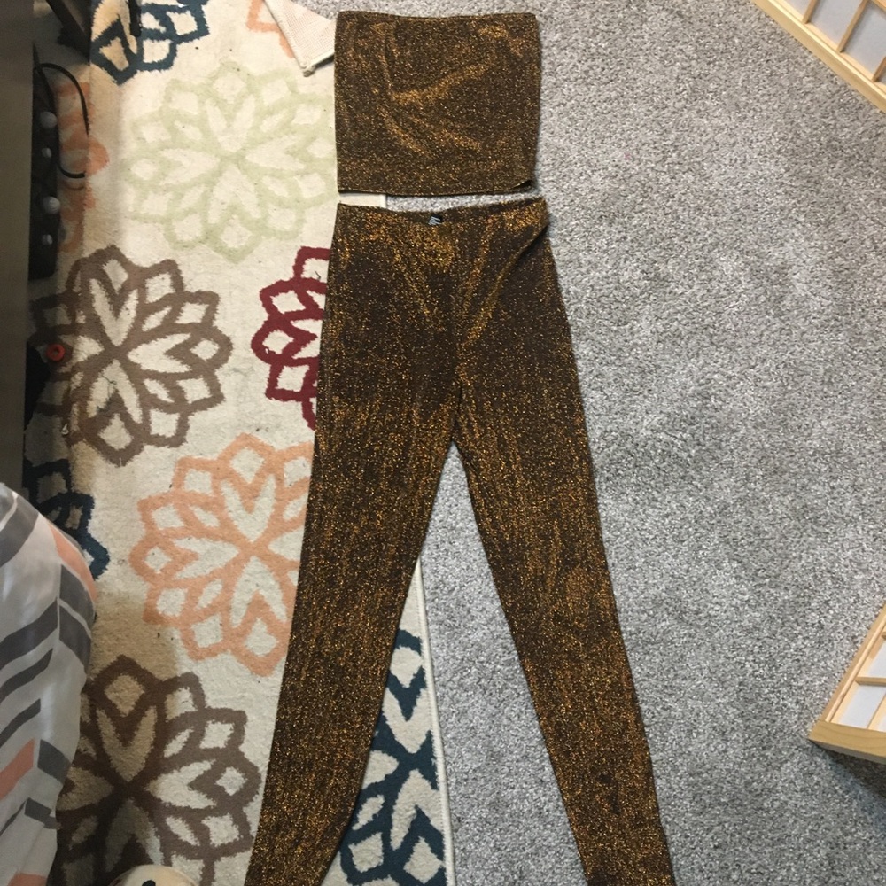Matching gold sparkly outfit set ***MUST BUY WITH BUNDLE***